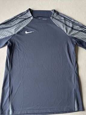 Nike Dri-FIT Strike Short Sleeve Soccer Training Top - Men’s Medium